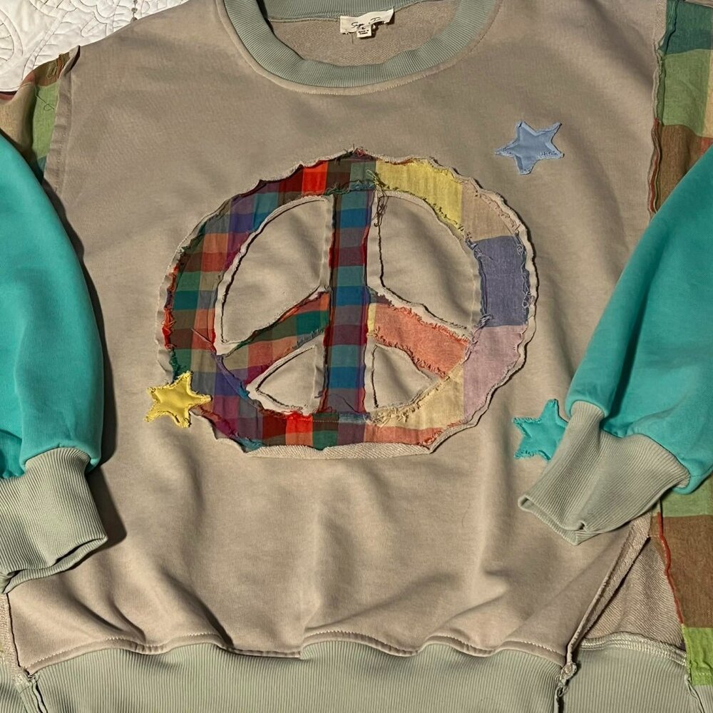 NWOT Sage & Fig Boho Sweatshirt Oversized Peace Applique Size L - Picture 11 of 12
